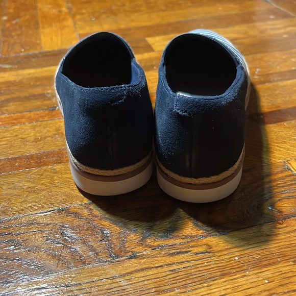 Clarks flats, size 9.5 - Picture 4 of 4